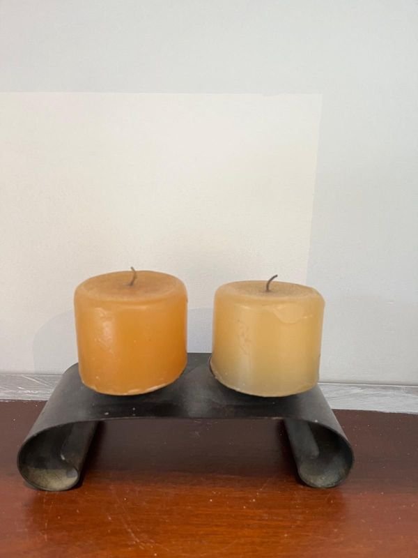 Adorno de Hierro con Dos Velas