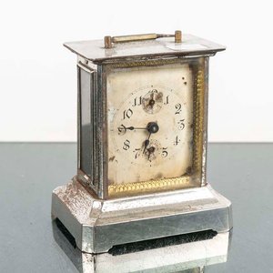 Lote anterior: Reloj de Sobremesa Metálico con Detalles