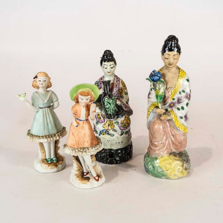 Lote siguiente: Figuras de porcelana oriental y biscuit para coleccionistas
