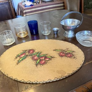 Lote siguiente: Lote de Vasos, Bandeja Decorada y Recipientes Metálicos