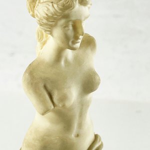 Figura Clásica de Dama y Busto de Perfil en Marmolina - imagen 6