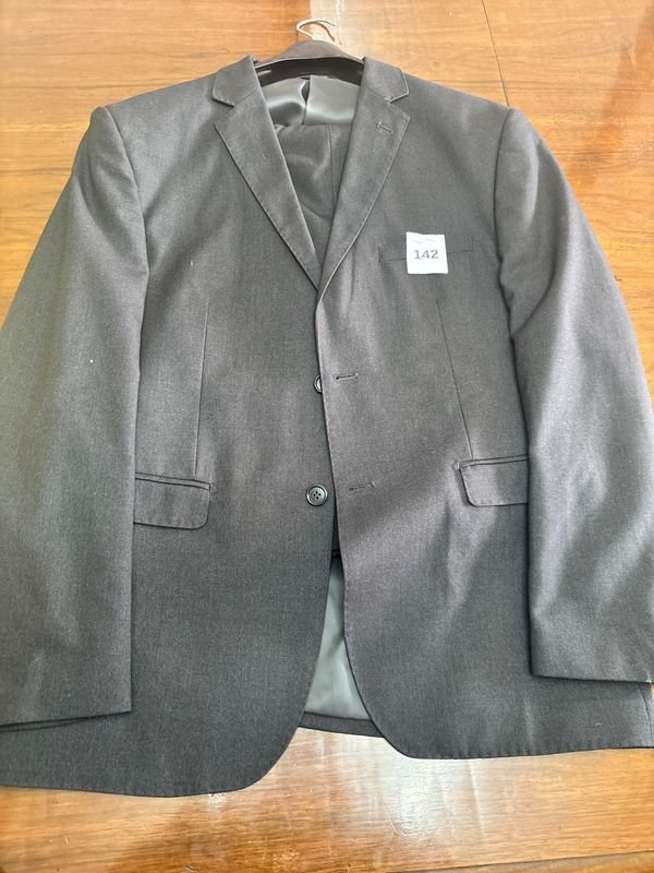 Traje de Vestir Gris Talle 52 Nuevo