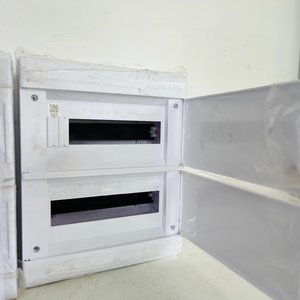 Lote de 3 Tableros Eléctricos de Plástico Blanco - imagen 2