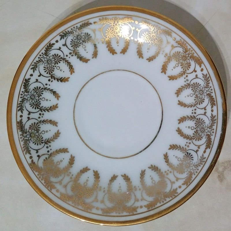 Platillo de Porcelana Limoges Francia con Bordes Dorados y Diseño Floral