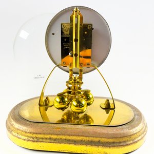 Reloj de Sobremesa Atmos Kundo con Redoma Hialina y Péndulo de Bolas - imagen 4