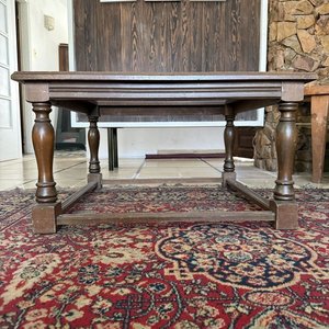 Mesa de Centro Cuadrada con Tapa de Vidrio y Patas Torneadas - imagen 7