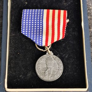 Lote anterior: Medalla de Estados Unidos con Estuche y Cinta Tricolor