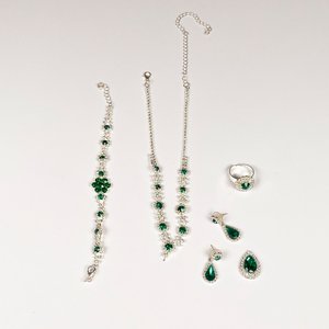 Conjunto de Bijouterie Fantasía con Piedras Verdes - imagen 2