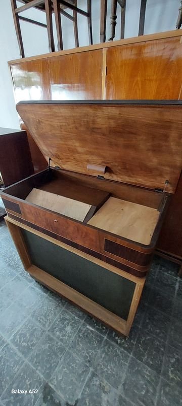 Radio Clásica con Mueble de Radio en Excelente Estado - imagen 15