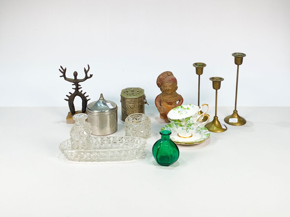 Lote anterior: Colección de objetos antiguos y decorativos