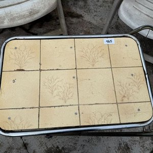 Lote de 2 Reposeras Blancas de PVC y Mesa Plegable con Cerámica - imagen 2