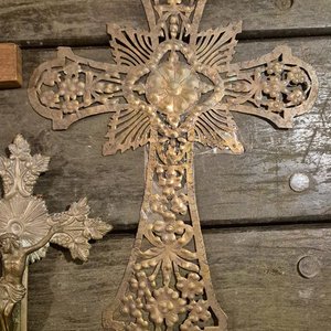 Antiguo Crucifijo Barroco de Bronce y Madera Noble - imagen 9
