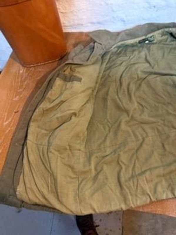 Campera militar verde de buena calidad - imagen 3