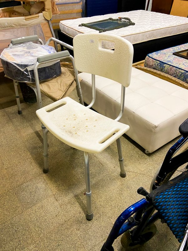 Silla de Ducha Adaptada para Baño