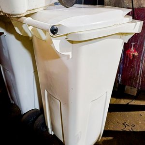 Contenedor de Residuos Blanco 120 Litros con Ruedas - imagen 2