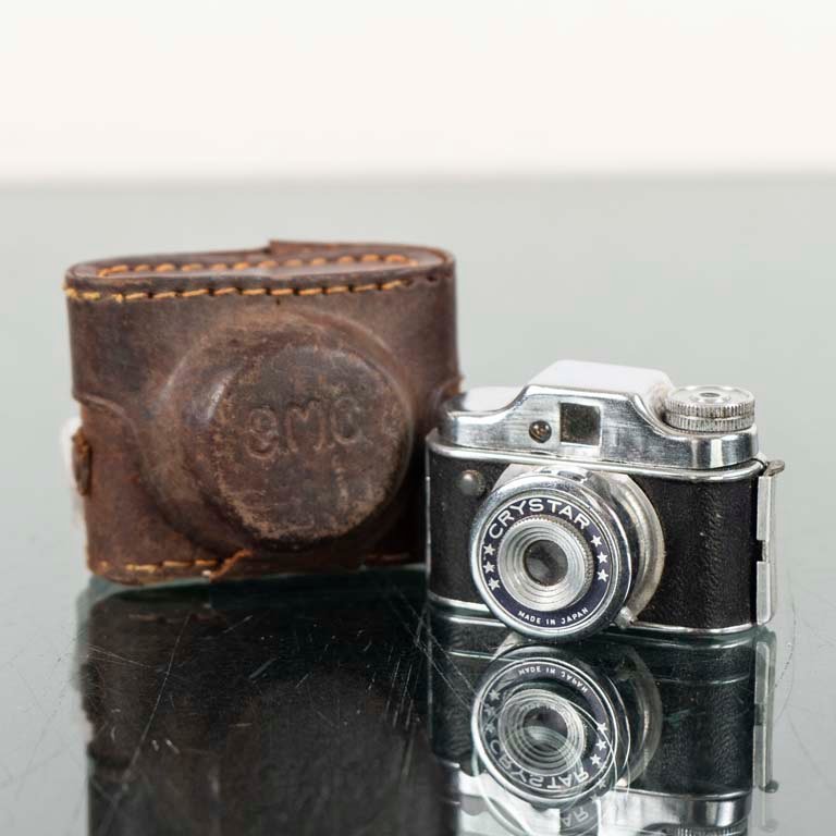 Mini Cámara Crystar en estuche de cuero, origen Japonés - imagen 1