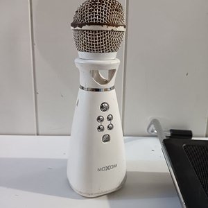 Micrófono Moxom, Base Refrigeradora para Notebook y Soporte - imagen 6