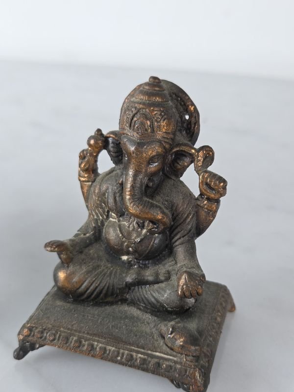 Esculturas de la India en Bronce con Detalles Intricados - imagen 7