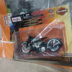 Lote siguiente: Miniatura de Motocicleta Harley-Davidson Maisto Die-Cast