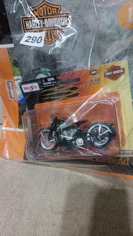 Miniatura de Motocicleta Harley-Davidson Maisto Die-Cast