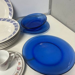 Juego de Vajilla: 6 Tazas con Platillos, Platos y Más - imagen 5