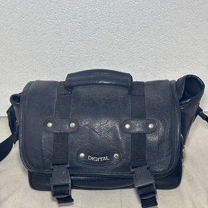 Lote de Bolsos, Maletines y Mochilas Negras Variadas - imagen 3