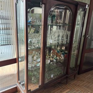 Vitrina Antigua de Roble con Vidrios Biselados y Espejo - imagen 2