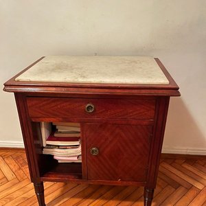 Mesa de Luz Antigua con Cajón y Tapa de Mármol - imagen 3