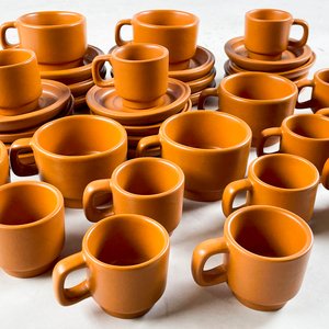 Set de 36 Tazas, Pocillos y Platillos de Cerámica Naranja - imagen 3