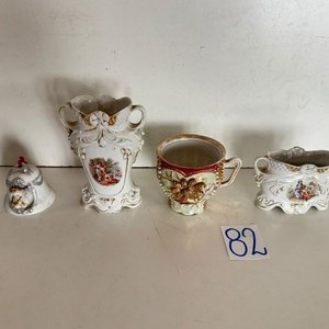 Lote de 2 Adornos de Loza Alemana: Taza Decorativa Antigua y Campana - imagen 2