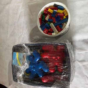 Lote siguiente: Figuras y Cubos para Armar de Plástico