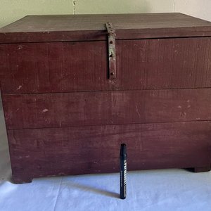 Baúl de Madera Antiguo con Herrajes Metálicos - imagen 7