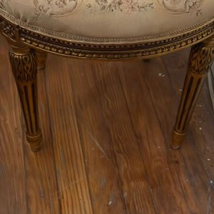 Silla Francesa Estilo Luis XVI Respaldo Medallón Tapizado Floral Madera Dorada - imagen 5