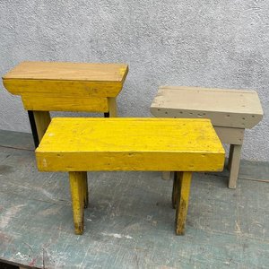 Lote anterior: Lote de 3 Banquitos Rústicos de Madera