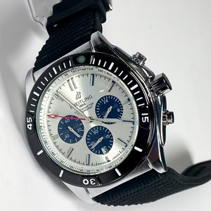 Reloj Breitling Caballero Cronógrafo Malla Goma Funciona - imagen 3