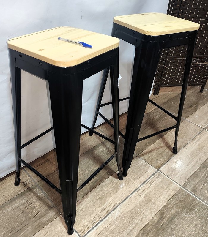 Set de 2 Banquetas Altas Estilo Tolix con Asiento de Madera