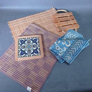 Set de 20 Piezas de Manteles Individuales y Apoya Fuentes de Madera - imagen 4