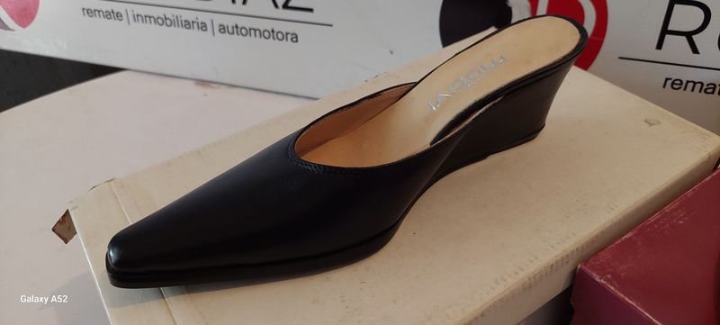 Zapatos de tacón alto en cuero negro - imagen 2