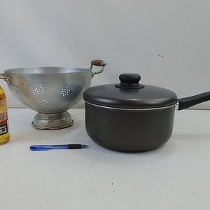 Escurridor de Aluminio Puro con Logo Mariposa y Olla con Tapa - imagen 2