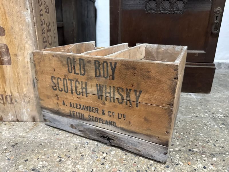 Lotes de cajas y cajones con propaganda de bebidas - imagen 7