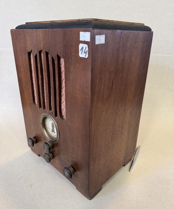 Radio de Valvula Antiguo con Caso de Madera - imagen 4