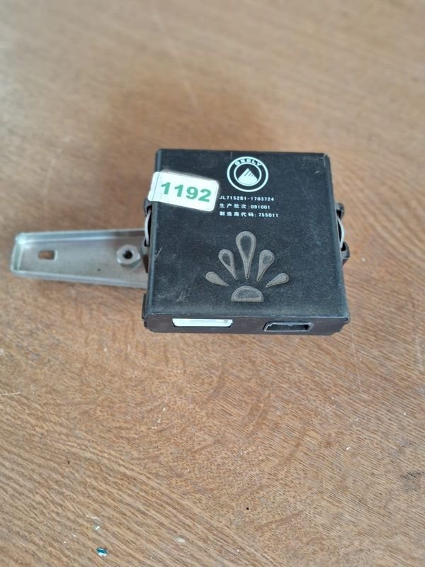 Módulo Electrónico Automotriz Original Geely Control Estacionamiento/Alarma - imagen 1
