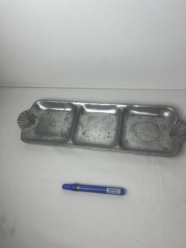 Copetinero de Peltre con 3 Compartimentos y Asas Decorativas