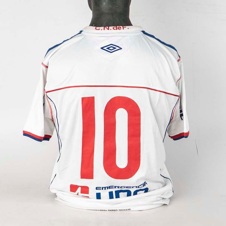 Camiseta de Nacional oficial de tienda marca UMBRO N°10 modelo del año 2010 - imagen 2