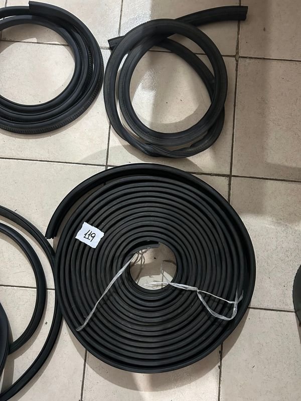 Burletes de Goma para Puertas y Ventanas