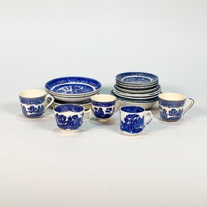 Lote anterior: Lote de 21 Piezas de Losa Blanca y Azul con Decoración Chinaiserie