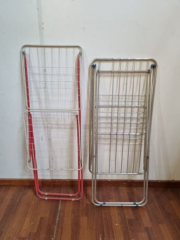Set de 2 Tendederos Plegables de Ropa (Rojo y Plateado)