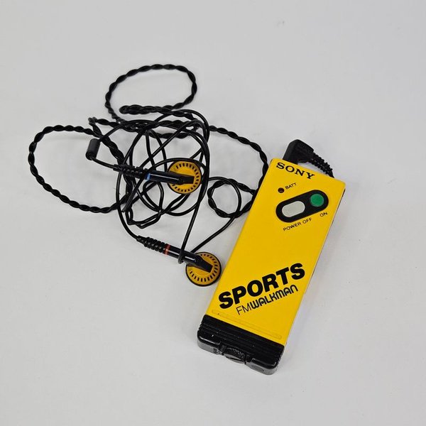 Radioportátil Vintage Sony con Accesorios - imagen 1
