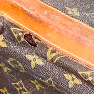 Valija grande dice Louis Vuitton falta manija y tiene algun detalle 78 x 28 cm - imagen 5