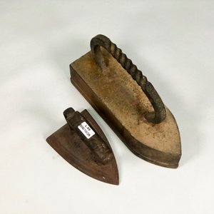 Dos Planchas Antiguas de Hierro para Planchar - imagen 3